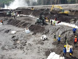 Alat Berat Yonzipur-5 Fokus Melaksanakan Pembuatan Sudetan Sungai Besuk