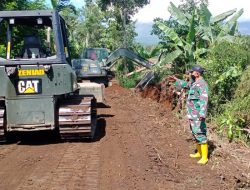 TNI AD Laksanakan Pelebaran Akses Jalan Menuju Lahan Relokasi