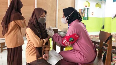 Tim Satgas Covid-19, Sie Dokkes Polresta Malang Kembali Blusukan ke Ponpes