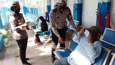 Satlantas Polres Batu Blusukan ke Terminal Ajak Masyarakat Patuhi Prokes Covid-19