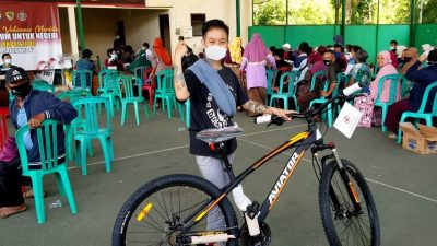 Polres Malang Gelar Vaksin Berhadiah Sepeda dan Sembako