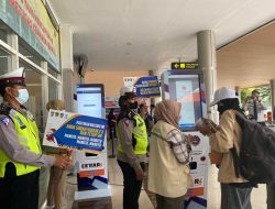 Satlantas Polres Malang Gelar Sosialisasikan Inmendagri No 66/2021 di Bandara Abd Saleh