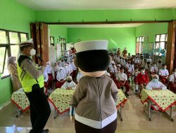 Tingkatkan Pengetahuan Peraturan Berlalu Lintas, Satlantas Polres Batu Sambangi SDN 03 Oro-oro Ombo