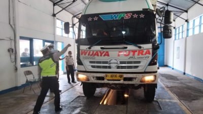 Satlantas Polres Malang Bersama Dishub Laksanakan Ram Check Kendaraan Umum