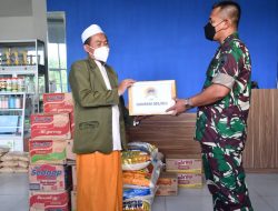 Danrem 083/Bdj Silaturahmi ke Ponpes Manajer Tholabie Sambil Memberikan Bantuan