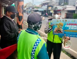 Polantas Polres Malang, Sambangi Tukang Ojek Sambil Imbau Prokes Covid-19