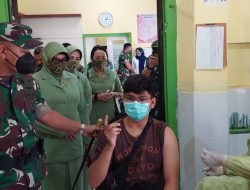 Danrem 083/Bdj Apresiasi Kinerja Polkes 05.09.02 Lumajang dalam Melaksanakan Vaksinasi