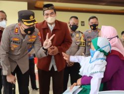 Kapolres Malang Ajak Anak-anak Jangan Takut Divaksin
