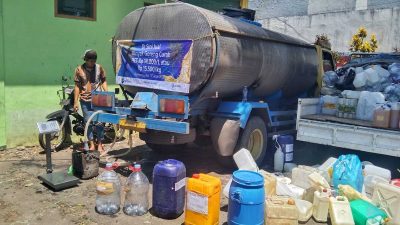 Puluhan Emak-emak Kecele Operasi Migor di Pasar Bunulrejo