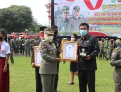 Wali Kota Kediri Dianugerahi Karya Bhakti Peduli Satpol PP Tahun 2022 dari Kemendagri