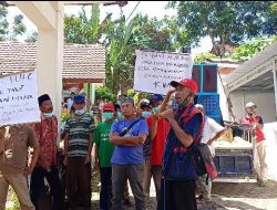 Protes Pupuk Subsidi Langka dan Mahal, Petani Demo Kantor Desa