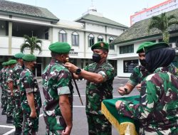 Danrem 083/Bdj Pimpin Upacara Kenaikan Pangkat Periode 1-4-2022