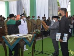 Lantik Kades Klatakan, Bung Karna : Tugas Kades Lebih Kompleks