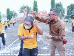 Kapolres AKBP Andi Sinjaya Sirami Telur Kepala Anggotanya