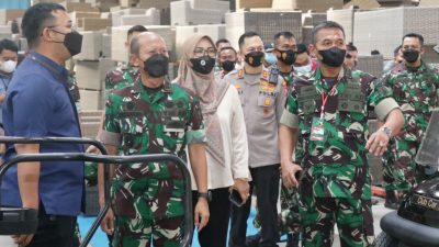Pangdam V/Brw Bersama Danrem 083/Bdj Kunjungi Pabrik Furniture Wilayah Singosari