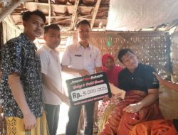 JLB Berbagi Pada Masyarakat Lumpuh Asal Palengaan Daja