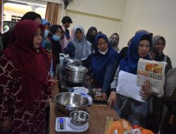 Diskop UKM Sukses Laksanakan Praktek Pembuatan Jajan Ala Korea