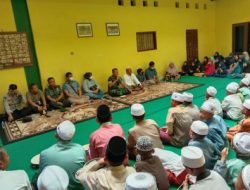 Danrem 083/Bdj Berbagi Kebahagiaan Bagikan Pakaian Muslim ke Anak Yatim Piatu