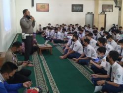 Satlantas Polresta Malang Kota Sosialisasikan Etika Berlalu Lintas ke Siswa SMP BSS