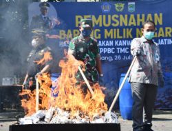 Danrem 083/Bdj Ikut Memusnahkan Barang Bukti Hasil Penindakan Dirjen Bea Cukai Jatim II