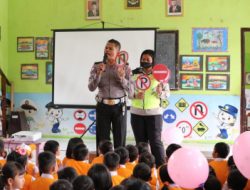 Siswa-siswi TK Kemala Bhayangkari Singosari Diajak Mengenal Rambu Lalu Lintas