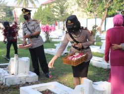 Jelang Hari Jadi Polwan ke-74, Polwan Polres Malang Ziarah ke Taman Makam Pahlawan