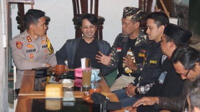 Cangkrukan Kamtibmas Kapolres Batu, Ngopi Sambil Perekat Sinergitas dengan Tokoh Pemuda