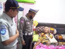 Jelang HUT Lantas ke-67, Satlantas Polres Malang Sambangi ASN yang Sakit dan Korban Laka