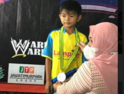 Kiano Siswa SD Muhammadiyah 04 Batu Juarai Bulutangkis Katagori Prausia Dini Putra