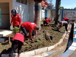 Ciptakan Kebersamaan, Petugas Layanan SIM Perindah Taman Masjid