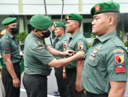 Sebanyak 17 Prajurit Korem 083/Bdj Naik Pangkat