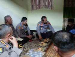 Kapolda Jatim Irjen Pol Toni Takziah ke Kediaman Alm Andi Aremania