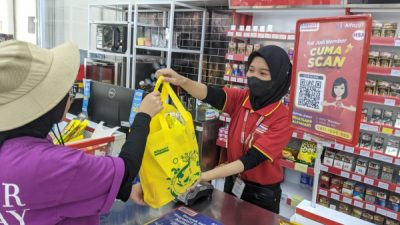 Sambut HUT ke-23 Alfamart Berikan Kejutan Hingga Modal Milyaran Rupiah untuk UMKM