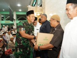 Danrem 083/Bdj Sholat Subuh Keliling Berjamaah Bersama Forkopimda Kabupaten Malang