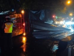 Kecepatan Polantas Polres Malang Amankan TKP Truk Terguling Patut Diapresiasi