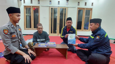 Polda Jatim Melalui Polres Batu Sebar Ribuan Kitab Suci Umat Beragama