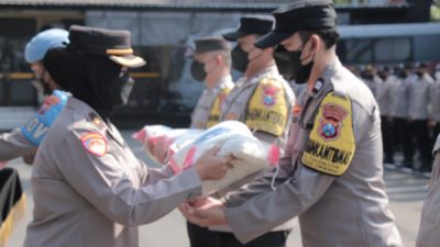 Sebanyak 4 Ton Beras Disalurkan Polisi Malang Kota untuk Warga Berhak Menerima