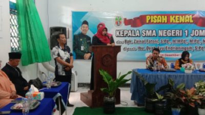 Dyah Ayu Jabat Kasek SMA Negeri 1 Jombang