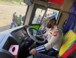 Jelang Nataru, Polantas Malang Kota Cek Kondisi Bus di Terminal Arjosari