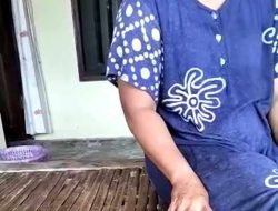 Video Viral, Seorang Wanita Akui Tidak Pernah Pegang Kartu PKH