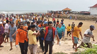 Ombak Terjang Kapal Nelayan, Remaja Tewas Tenggelam di Perairan Ketapang
