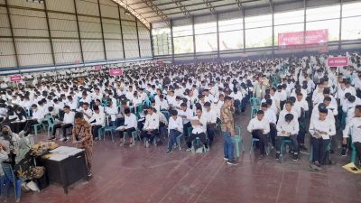 KPU Sampang Gelar Tes Tulis, Calon Anggota PPS Antusias Kerjakan Lembar Soal