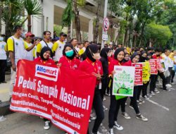 Alfamart Ikut Kampanyekan Stop Kantong Plastik di Lamongan