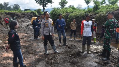 Pastikan Masyarakat Aman Kapolres Bondowoso Cek Lokasi Banjir Bandang
