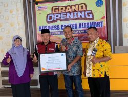Alfamart Hibahkan BC ke SMKN 1 Kademangan untuk Praktek Ritel Bagi Siswa