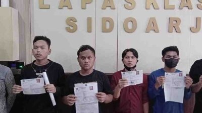 Terima Asimilasi di Rumah, 12 Warga Binaan Lapas Sidoarjo Bisa Buka Puasa Bersama Keluarga 