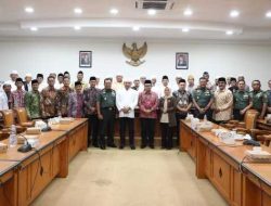 Silaturahmi ke Sampang, Pangdam V/Brawijaya Butuh Peran Kiai Cegah Aliran Ekstrim