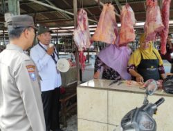 Bawaslu Kota Kediri Sosialisasi Tahapan Pemilu 2024 di Pasar Setonobetek