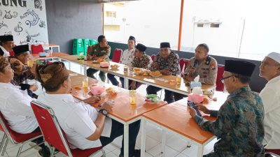 Melalui Jumat Curhat, Alim Ulama Poncokusumo Larang Penggunaan Sound Sistem Saat Patroli Sahur