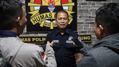 Jelang Ramadhan, Polres Tulungagung Amankan Ratusan Botol Miras Beserta Penjualnya